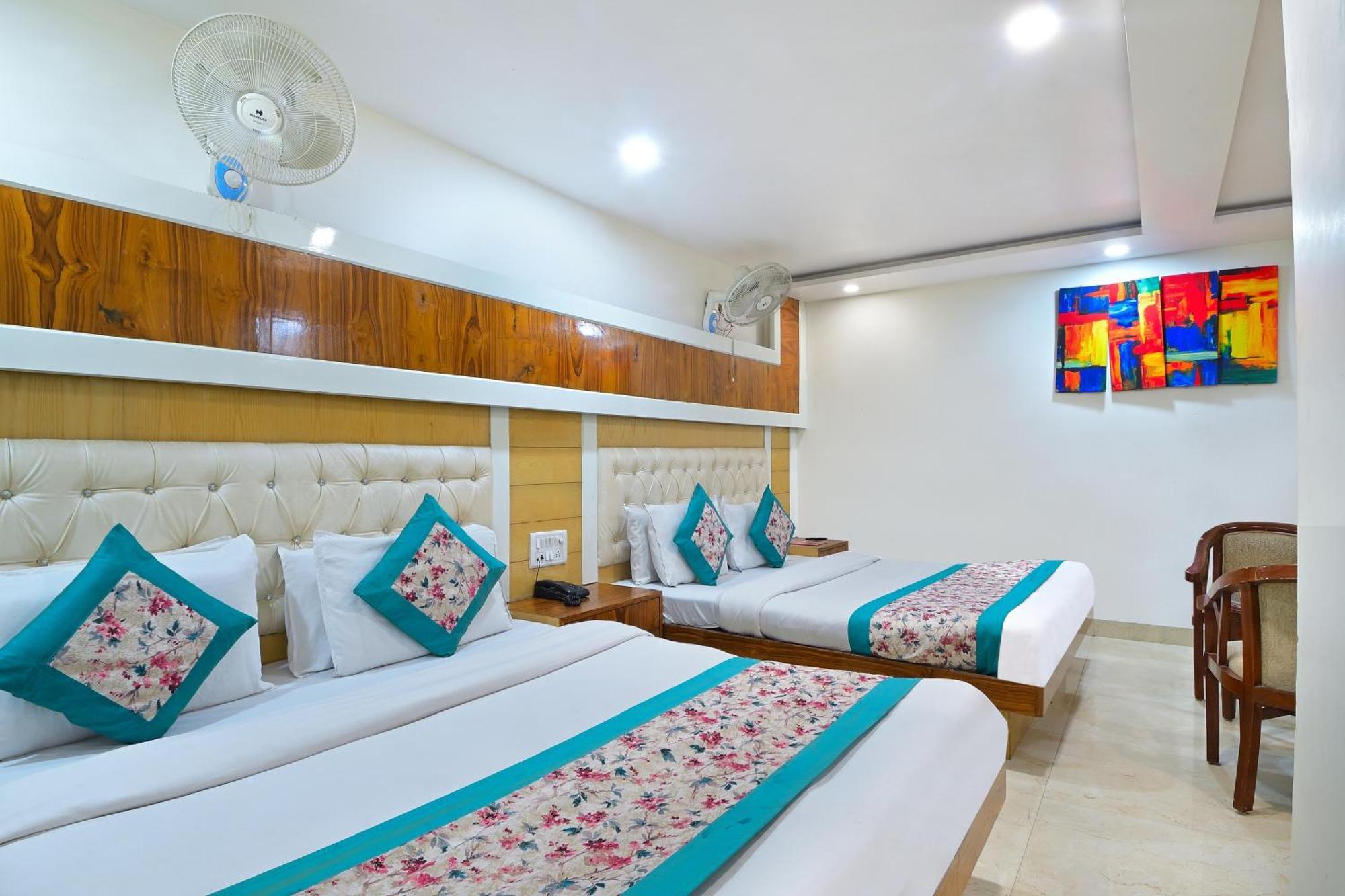 Hotel Glow Inn Paharganj-3 Mins Walk From New Delhi Railway Station Экстерьер фото