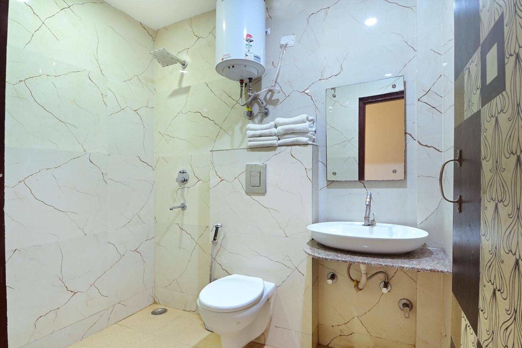 Hotel Glow Inn Paharganj-3 Mins Walk From New Delhi Railway Station Экстерьер фото